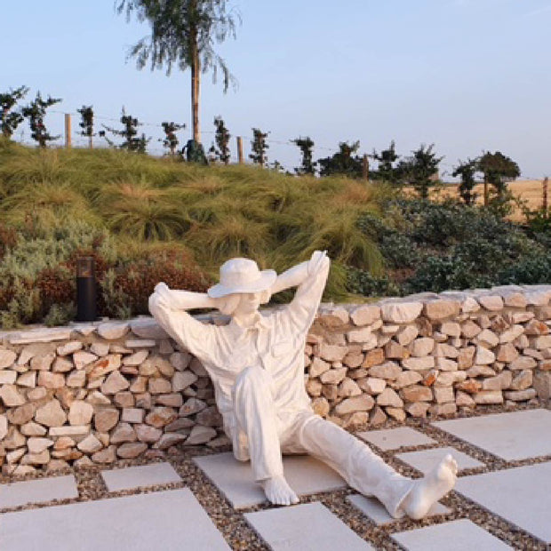 <h2>Hewig statue</h2>