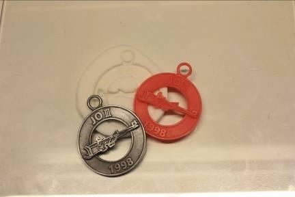 <h4>A one-piece Casting Mold Medal</h4>