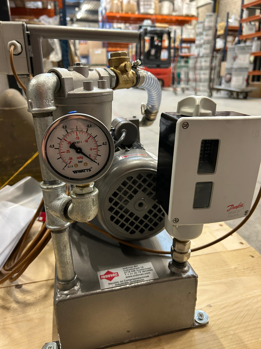 Induvac Vacuümpomp voor vacuüm bagging – Draaischuifvacuümpomp 12 m³/h